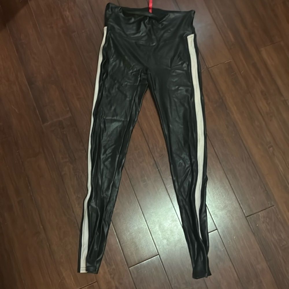 SPANX Leggings Black and White Stripe - Size Medium - Like New